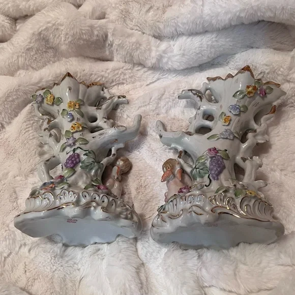 Vintage UCAGCO Porcelain Cherub Vases - Picture 2 of 11